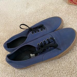 Gum outsole dark denim men’s vans